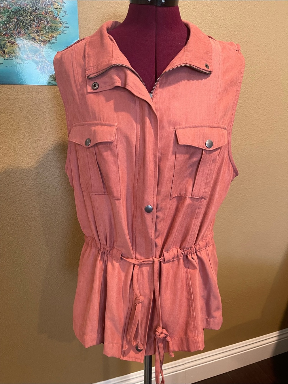 Sleeveless Utility Drawstring Vest in Dusty Rose SZ Large